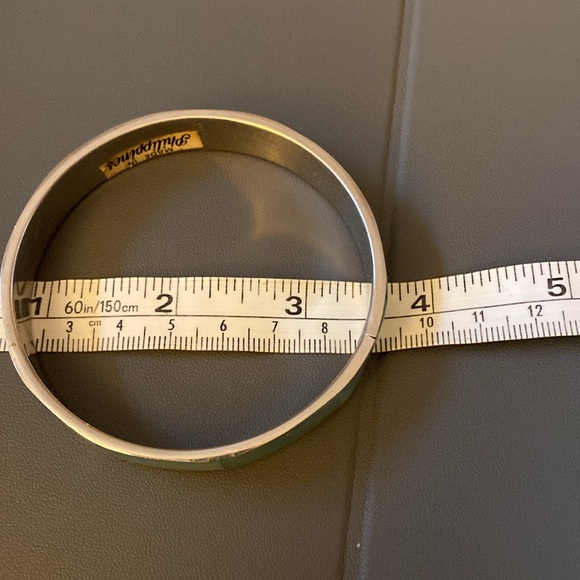 Pretty bracelet in pale blue/green made in Philippines - Picture 6 of 6